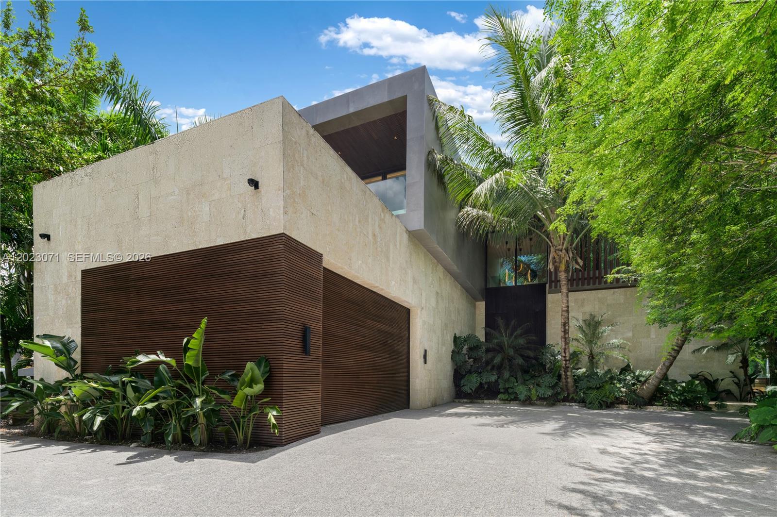 28 W Dilido Dr, Miami Beach FL 33139