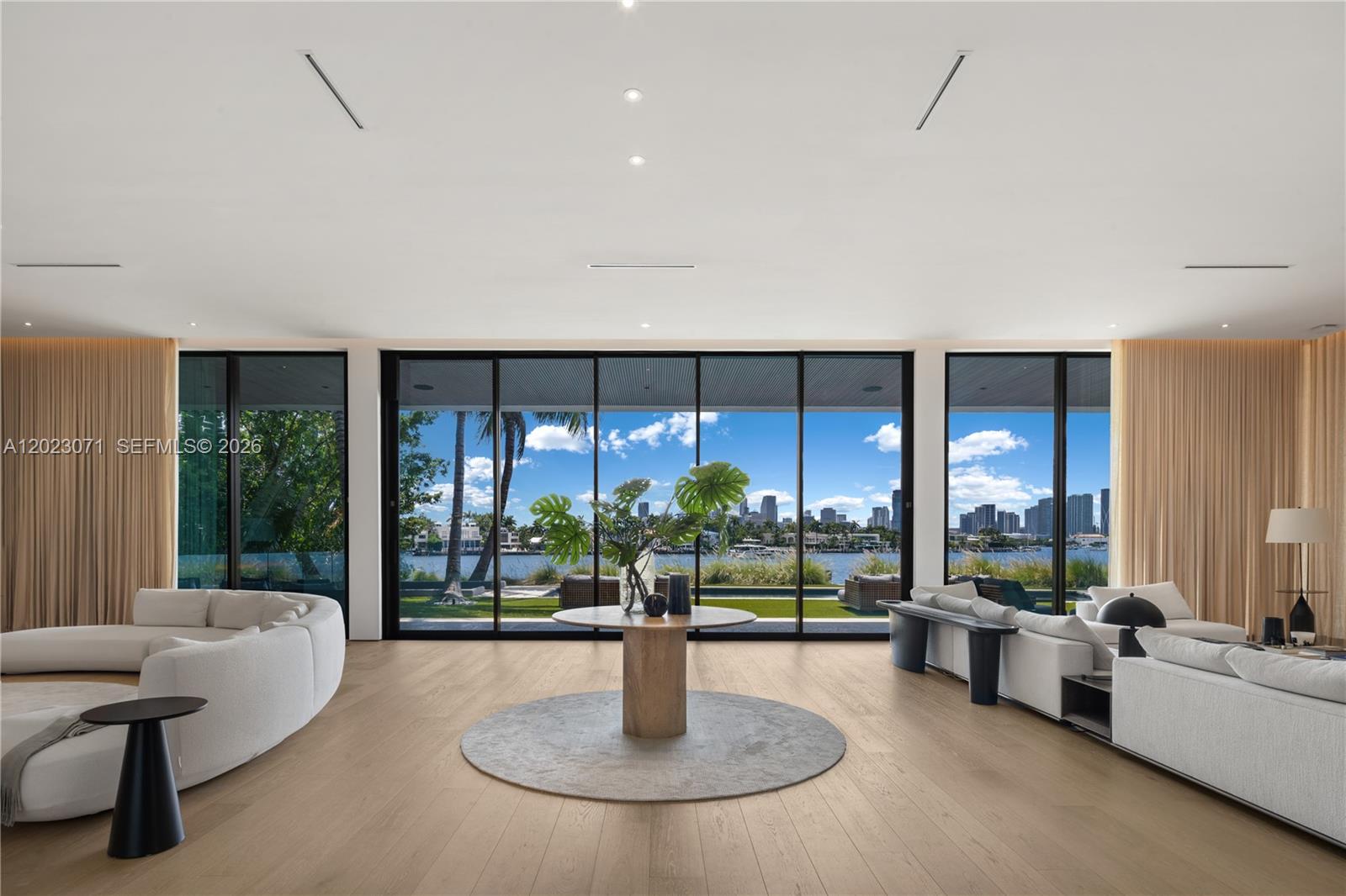 28 W Dilido Dr, Miami Beach FL 33139