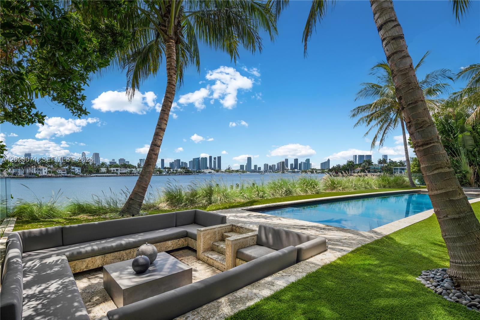 28 W Dilido Dr, Miami Beach FL 33139