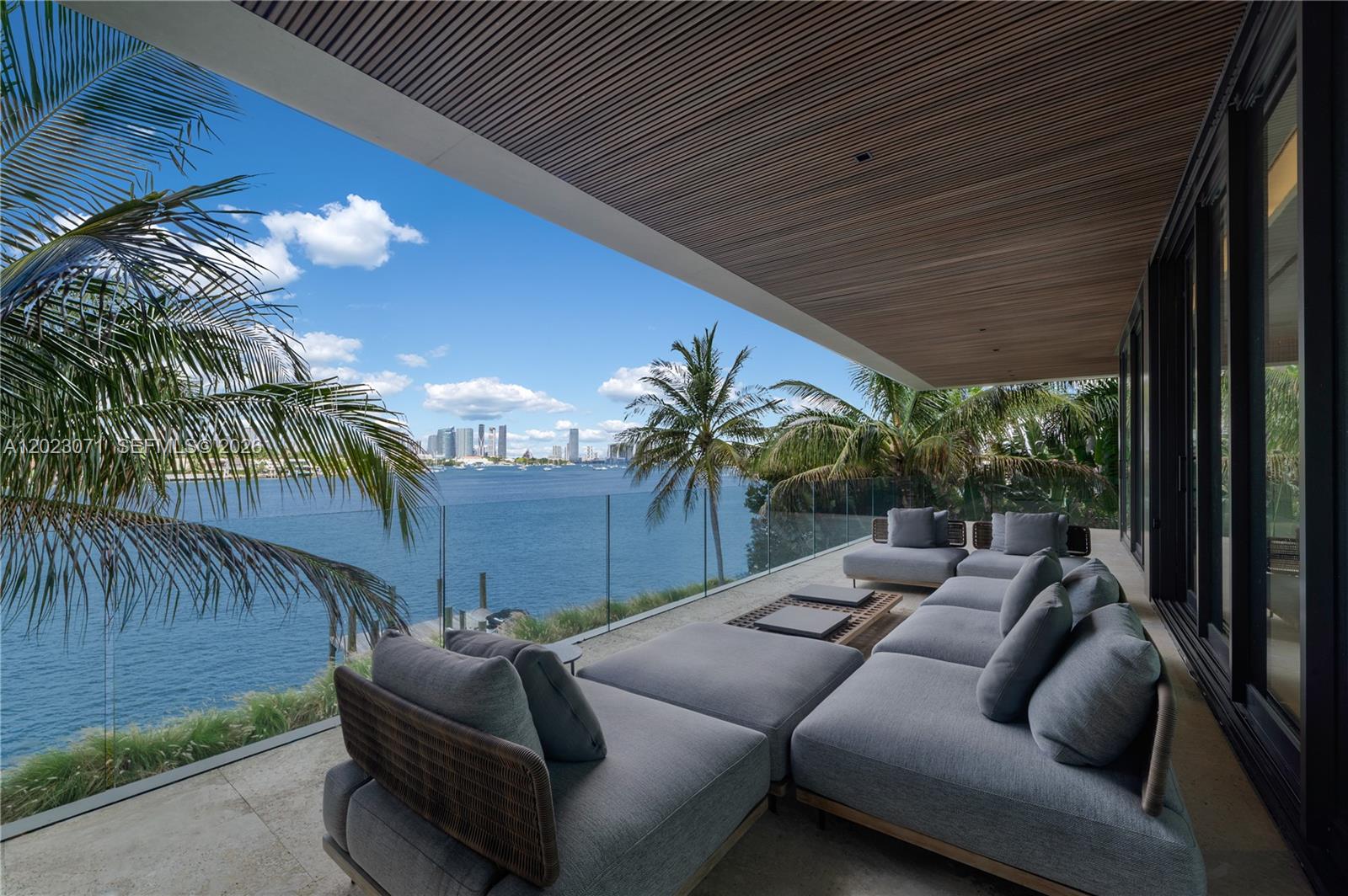 28 W Dilido Dr, Miami Beach FL 33139