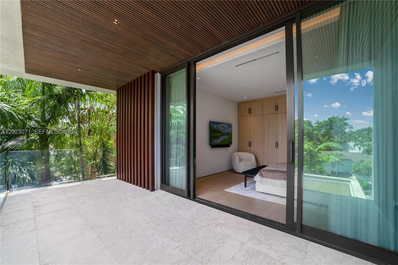 28 W Dilido Dr, Miami Beach FL 33139