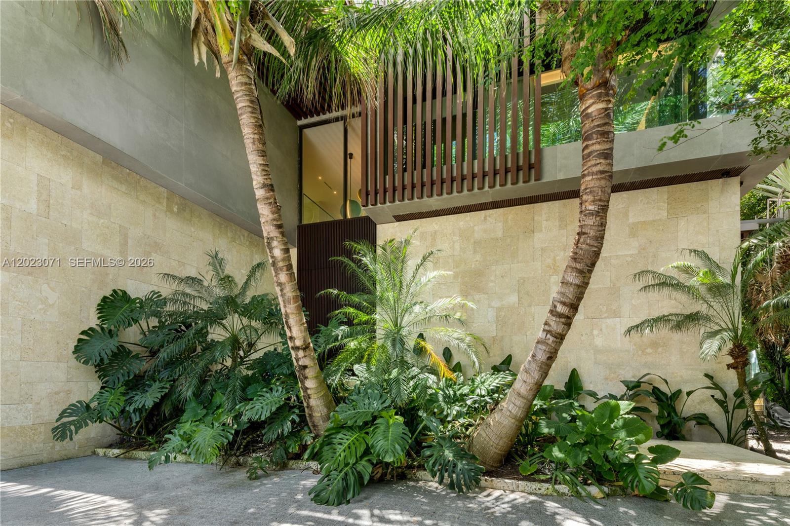 28 W Dilido Dr, Miami Beach FL 33139