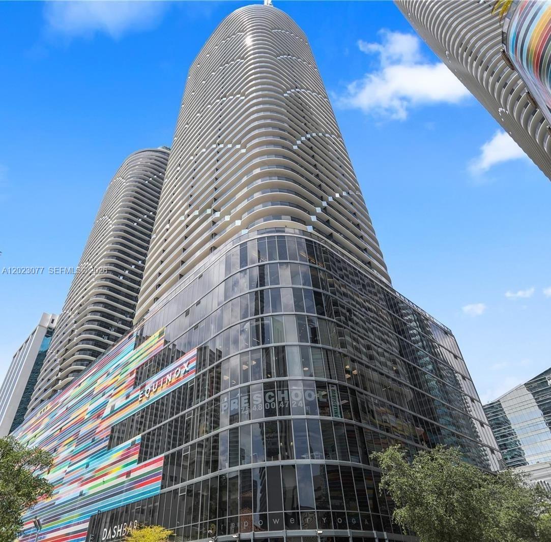 45 SW 9th St #3501, Miami FL 33130