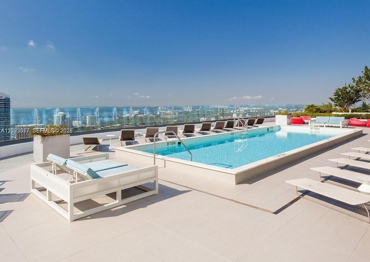 45 SW 9th St #3501, Miami FL 33130