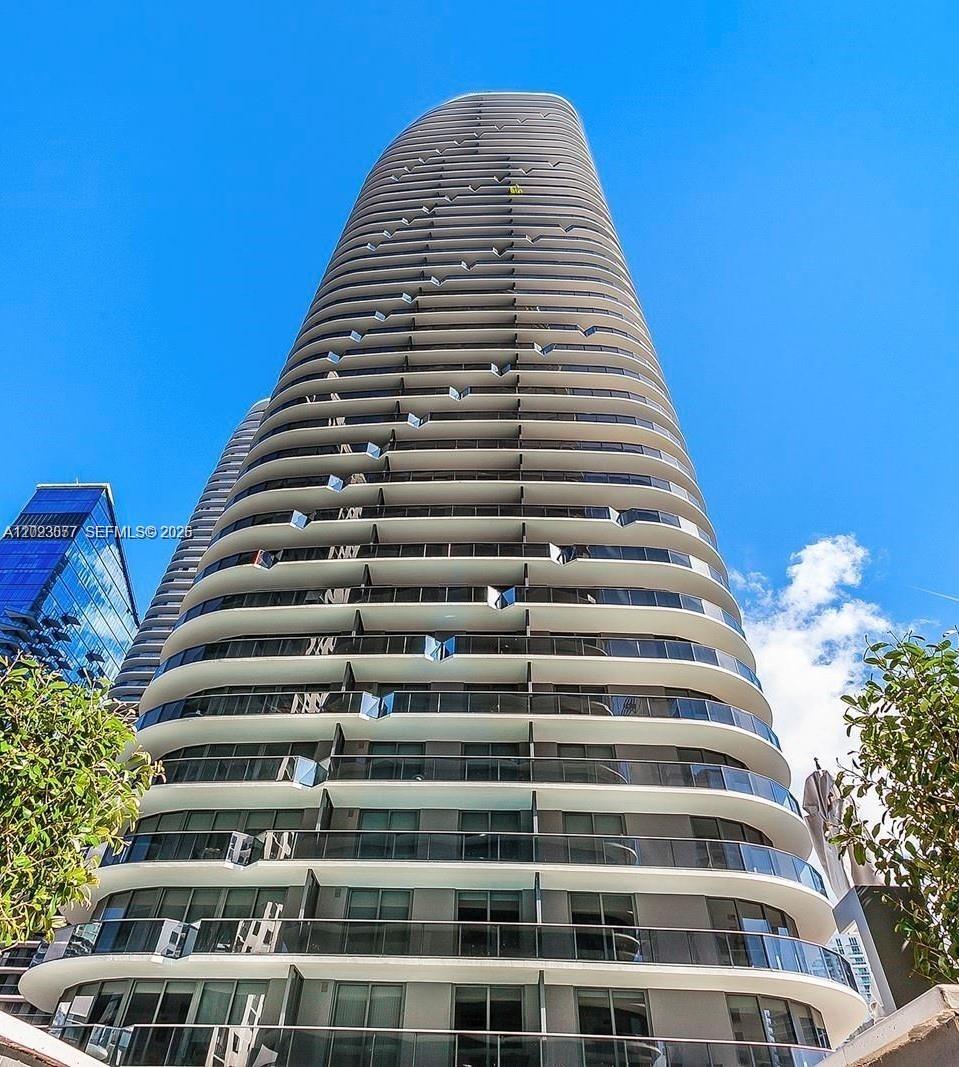 45 SW 9th St #3501, Miami FL 33130