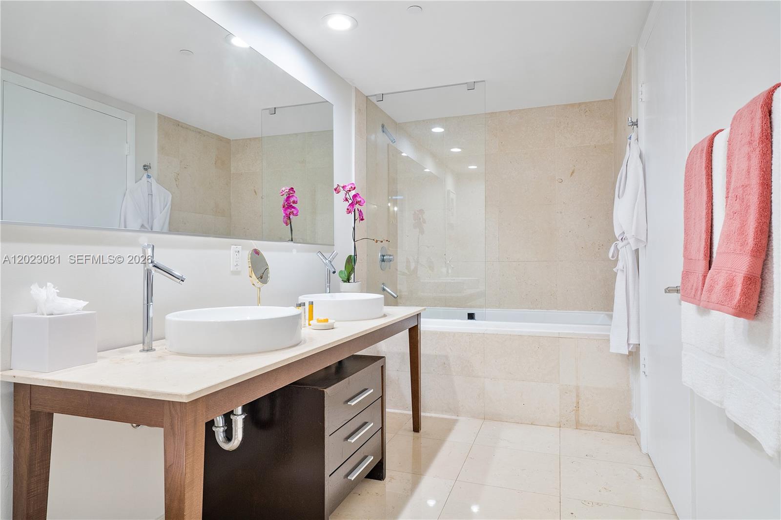 485 Brickell Ave #4206, Miami FL 33131