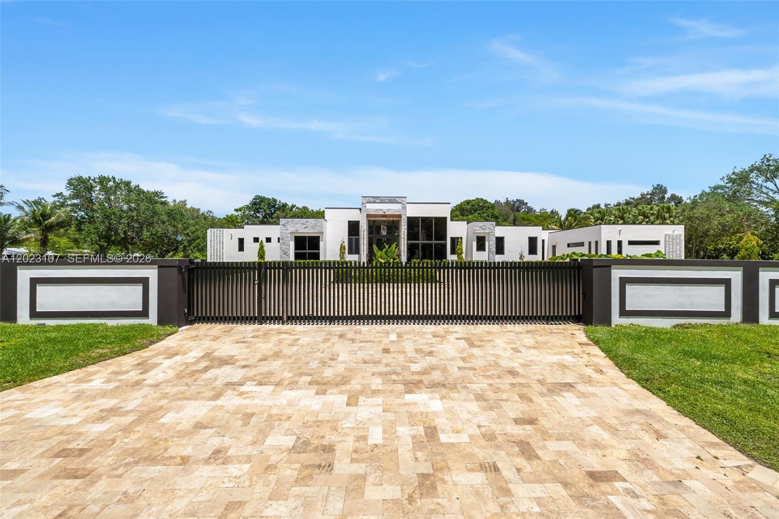 3611 NW 100th Ave, Cooper City FL 33024