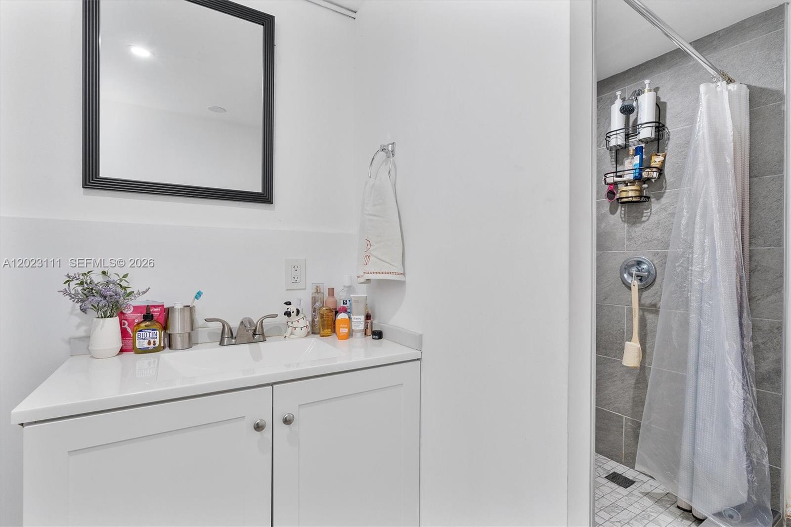 2231 SW 17th St, Miami FL 33145