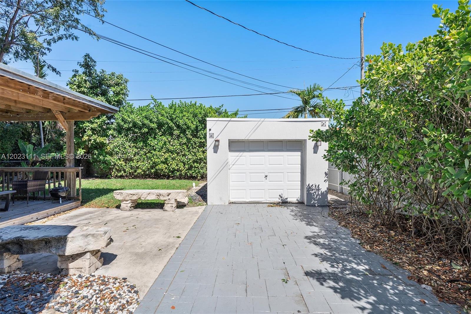 2231 SW 17th St, Miami FL 33145