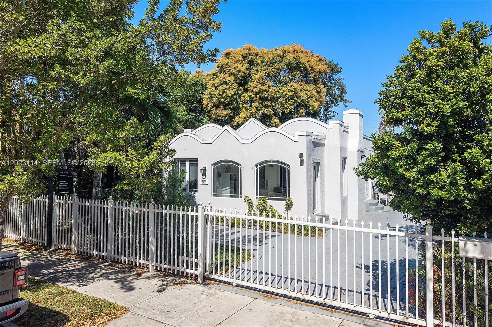 2231 SW 17th St, Miami FL 33145