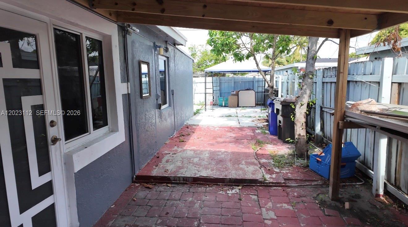 3601 NW 34th Ave, Lauderdale Lakes FL 33309