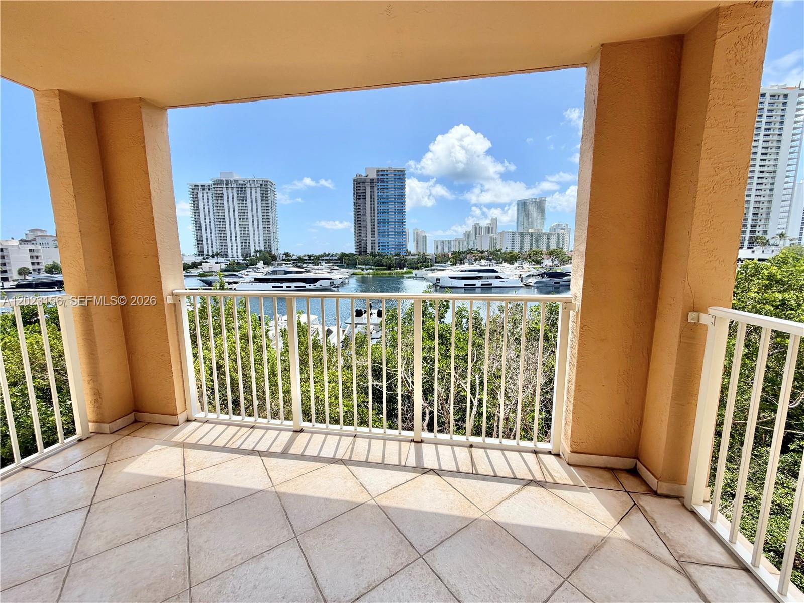 19877 E Country Club Dr #3408, Aventura FL 33180