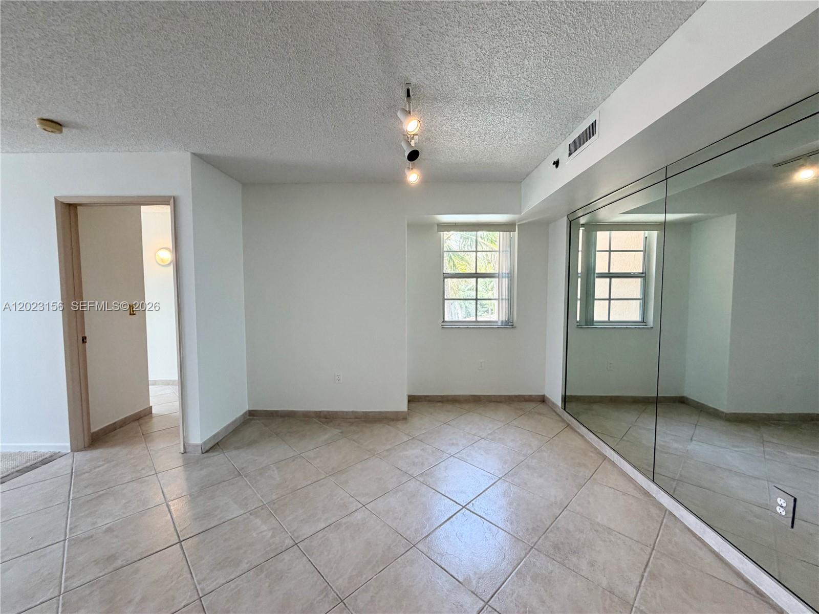 19877 E Country Club Dr #3408, Aventura FL 33180