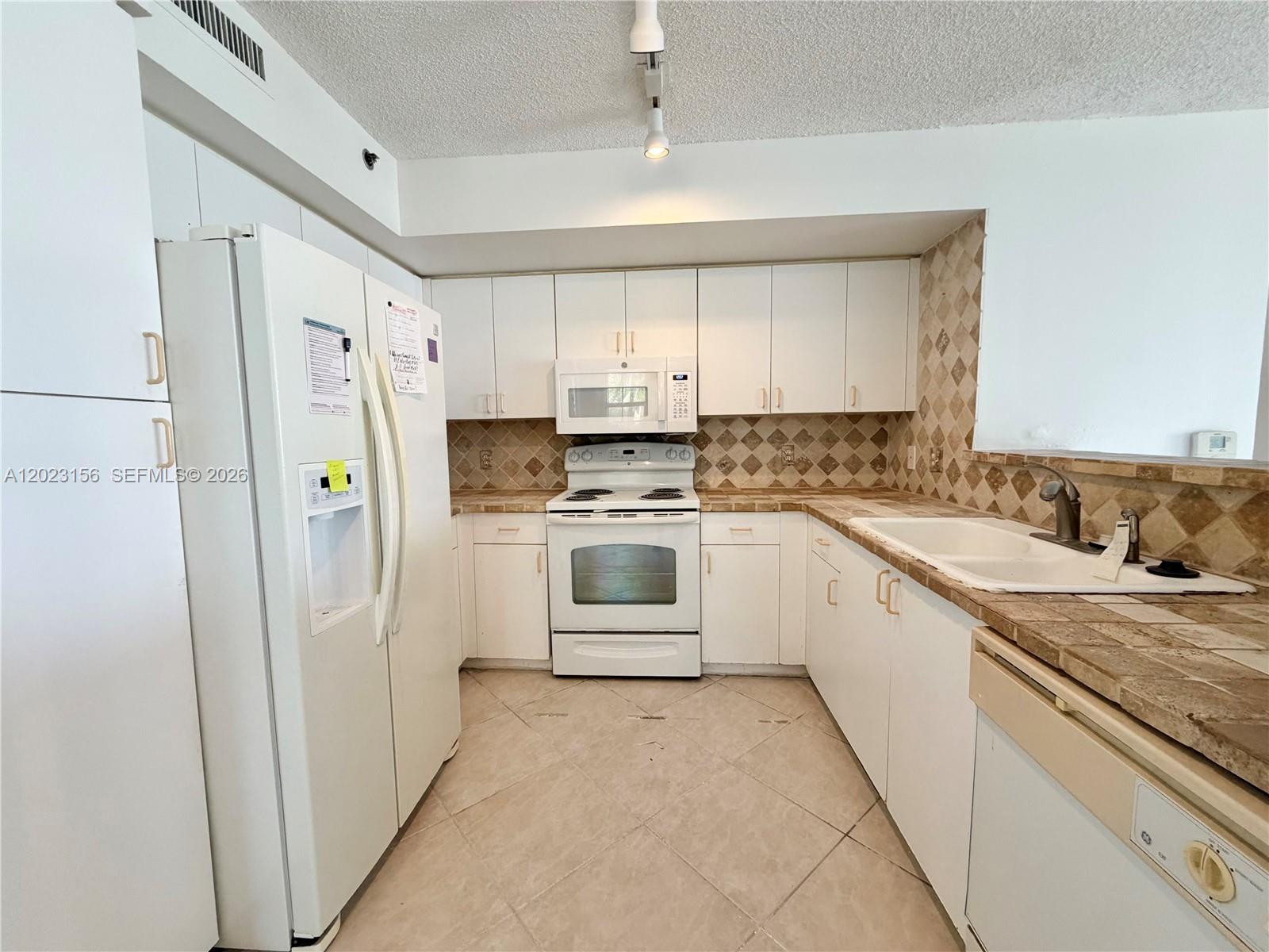 19877 E Country Club Dr #3408, Aventura FL 33180