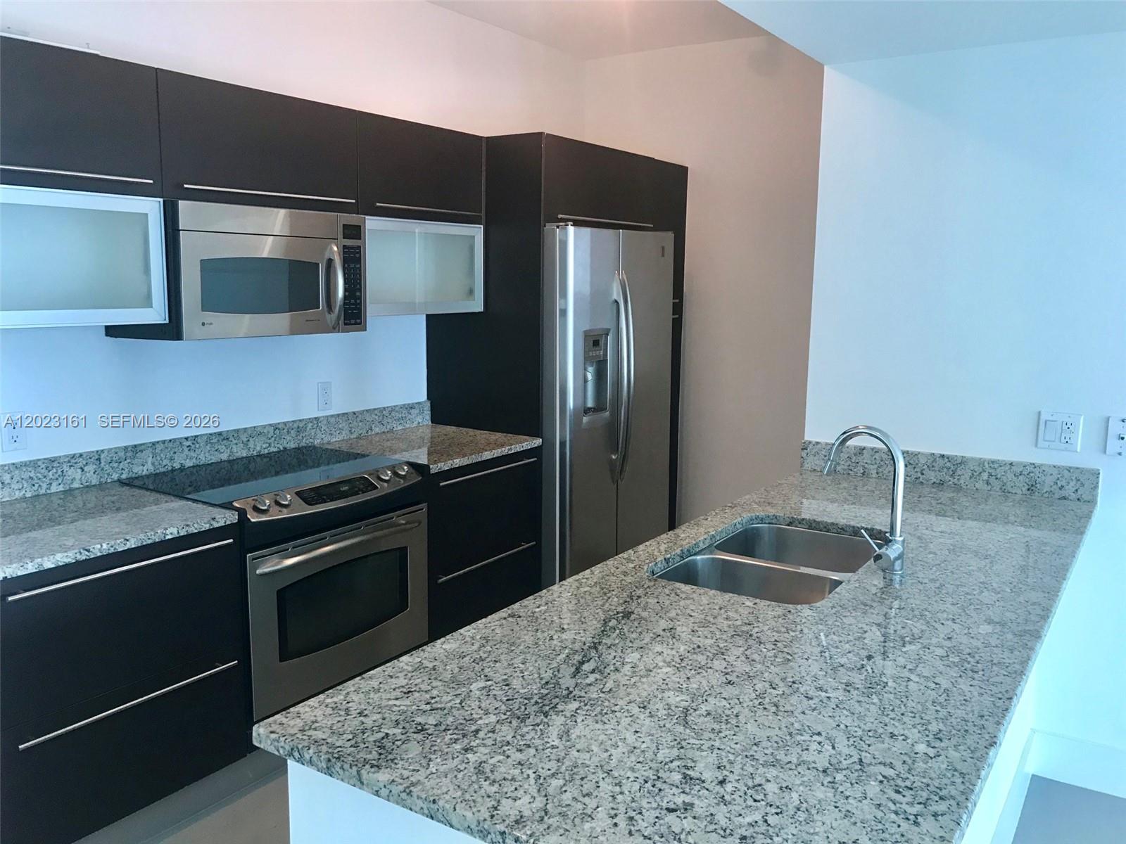 950 Brickell Bay Dr #1701, Miami FL 33131