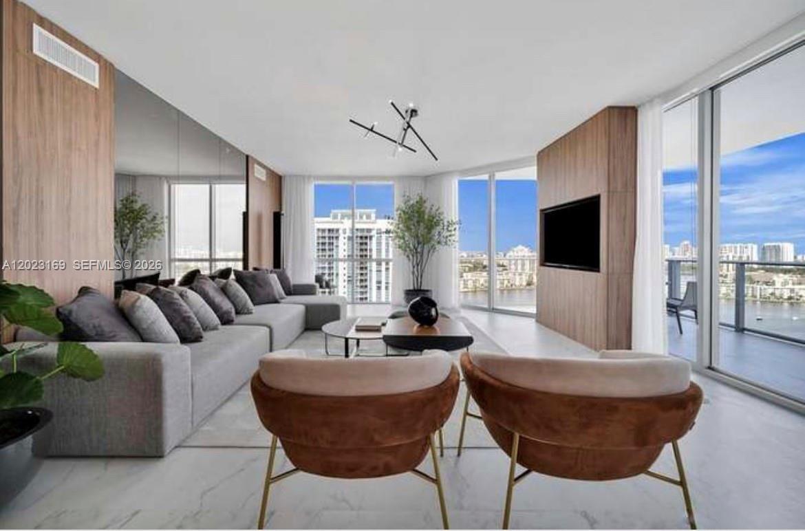 17111 Biscayne Blvd #2209, North Miami Beach FL 33160