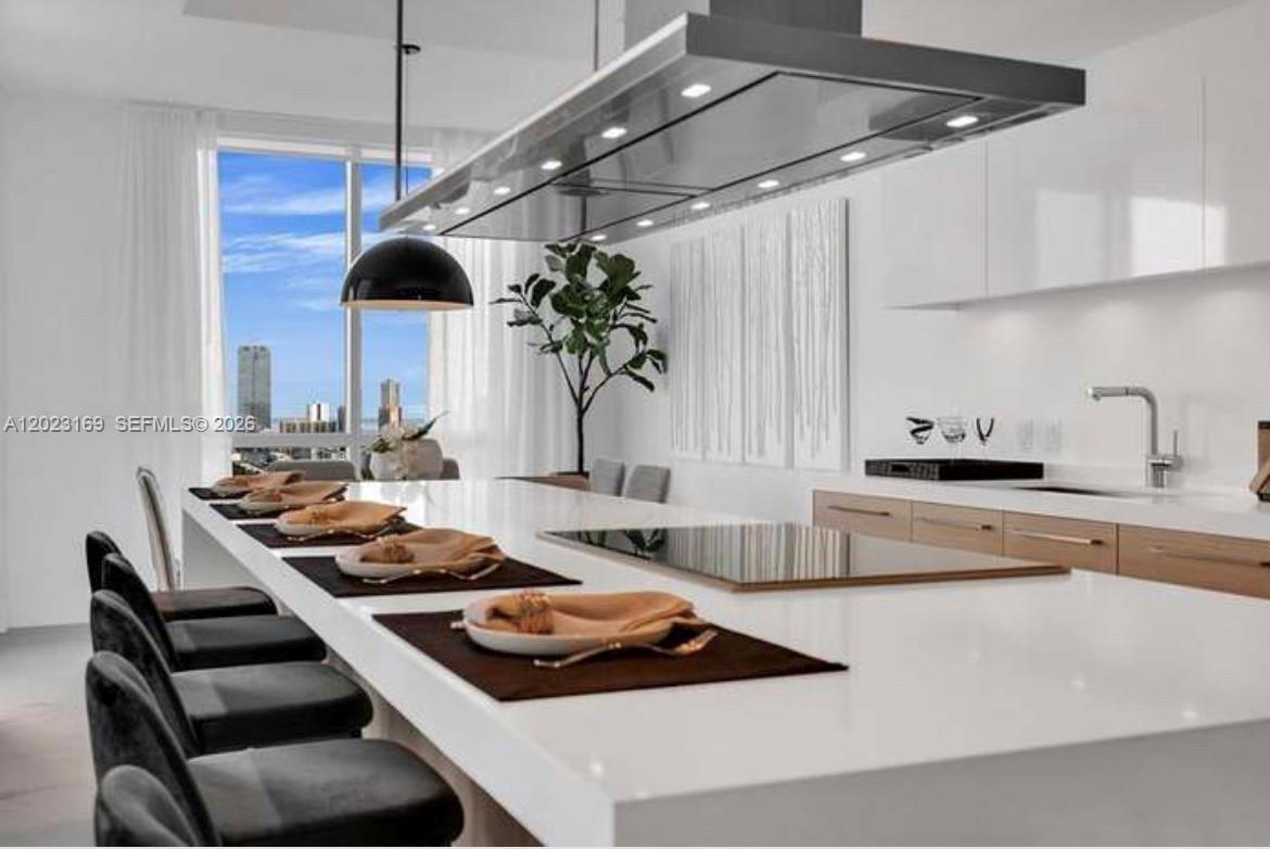 17111 Biscayne Blvd #2209, North Miami Beach FL 33160