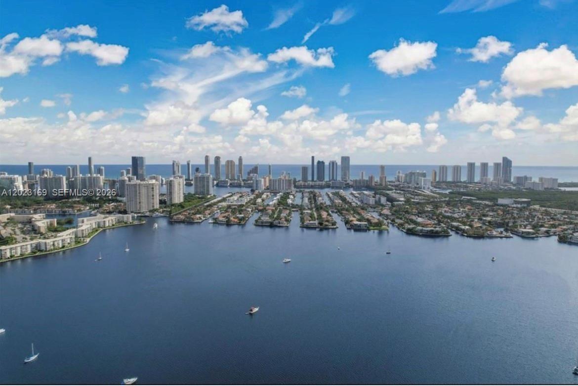 17111 Biscayne Blvd #2209, North Miami Beach FL 33160
