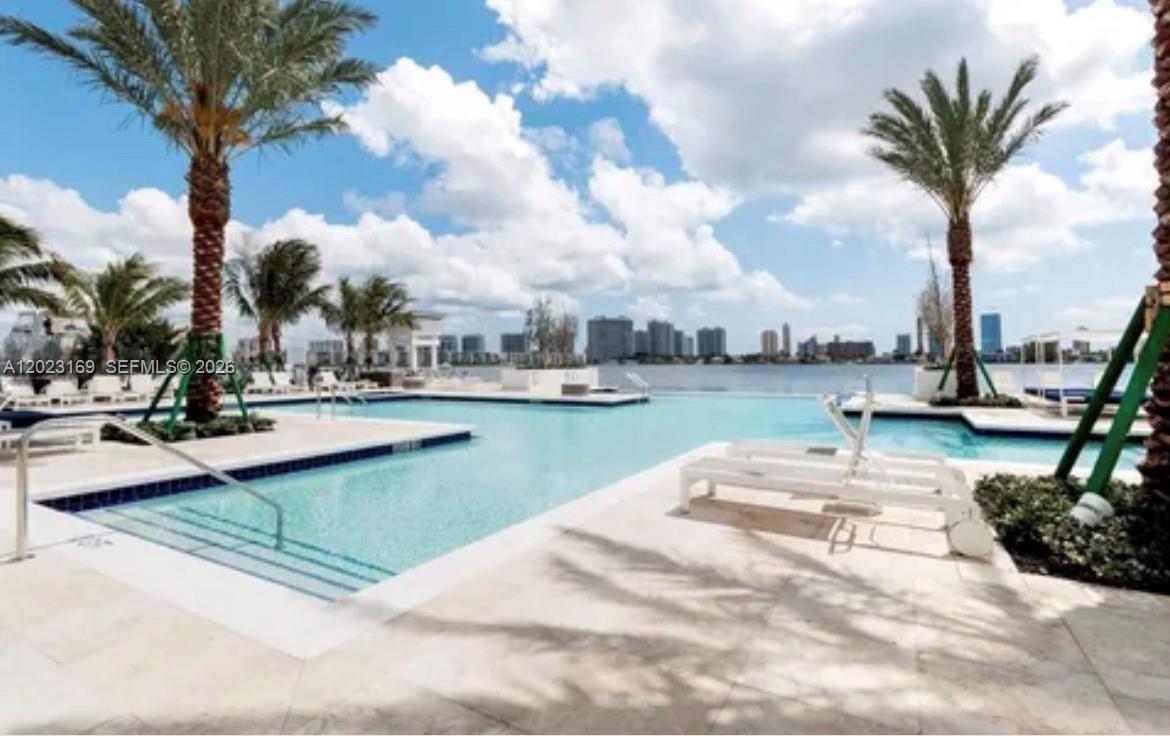 17111 Biscayne Blvd #2209, North Miami Beach FL 33160