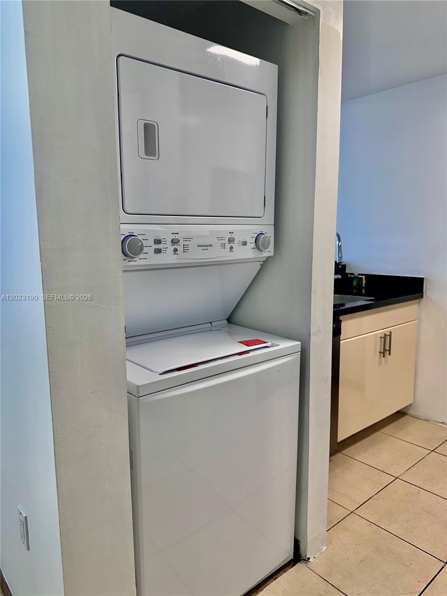 185 SE 14th Ter #2809, Miami FL 33131