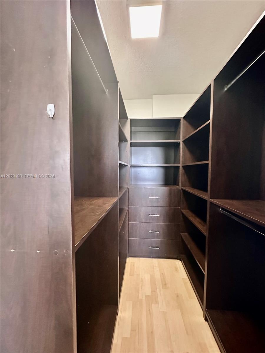 185 SE 14th Ter #2809, Miami FL 33131