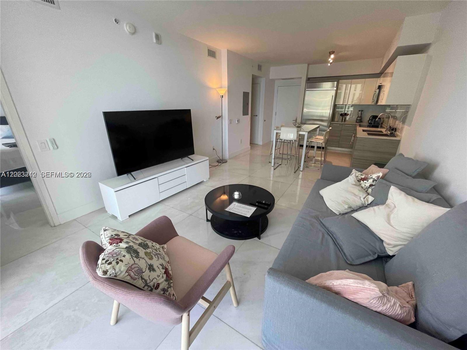 1300 Brickell Bay Dr #2304, Miami FL 33131