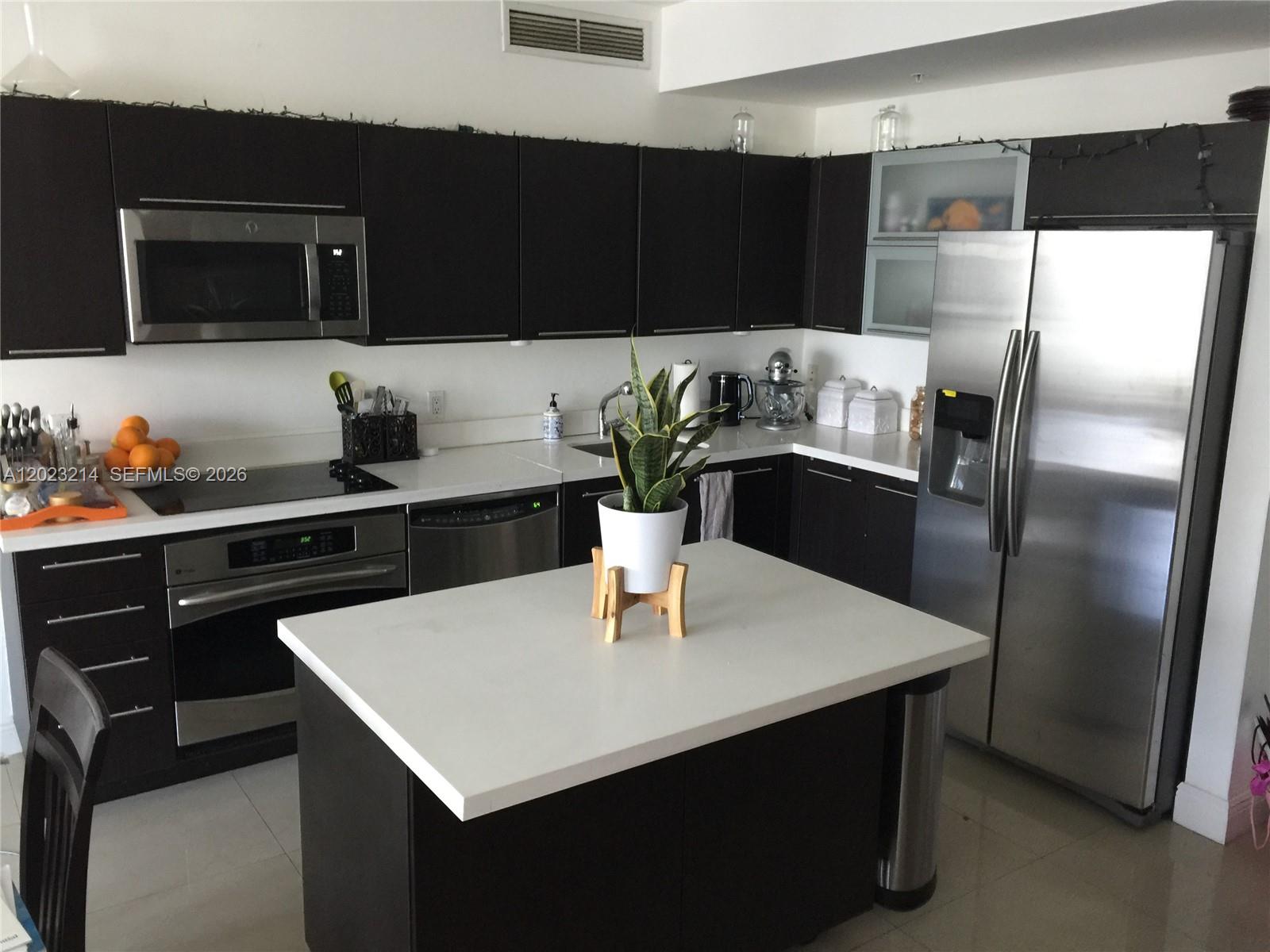 90 SW 3 ST #2614, Miami FL 33130