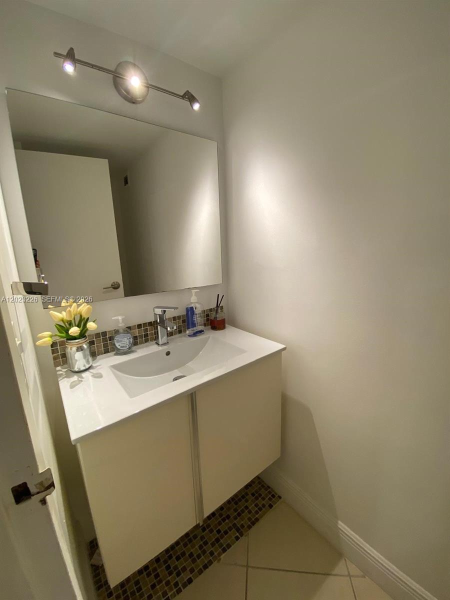 200 SE 15th Rd #7G, Miami FL 33129