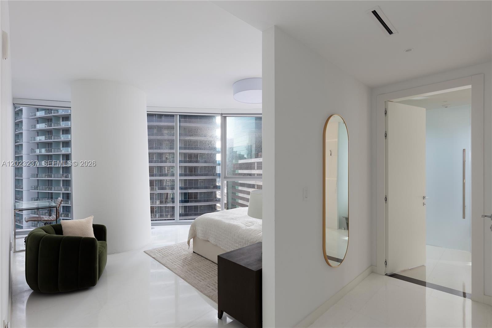 300 S Biscayne Blvd Way #2107, Miami FL 33131