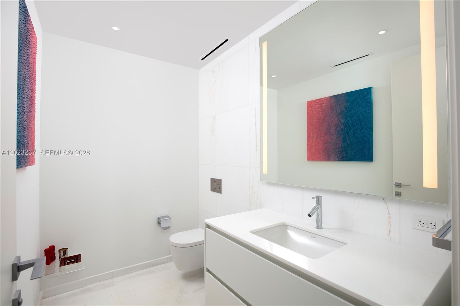 300 S Biscayne Blvd Way #2107, Miami FL 33131