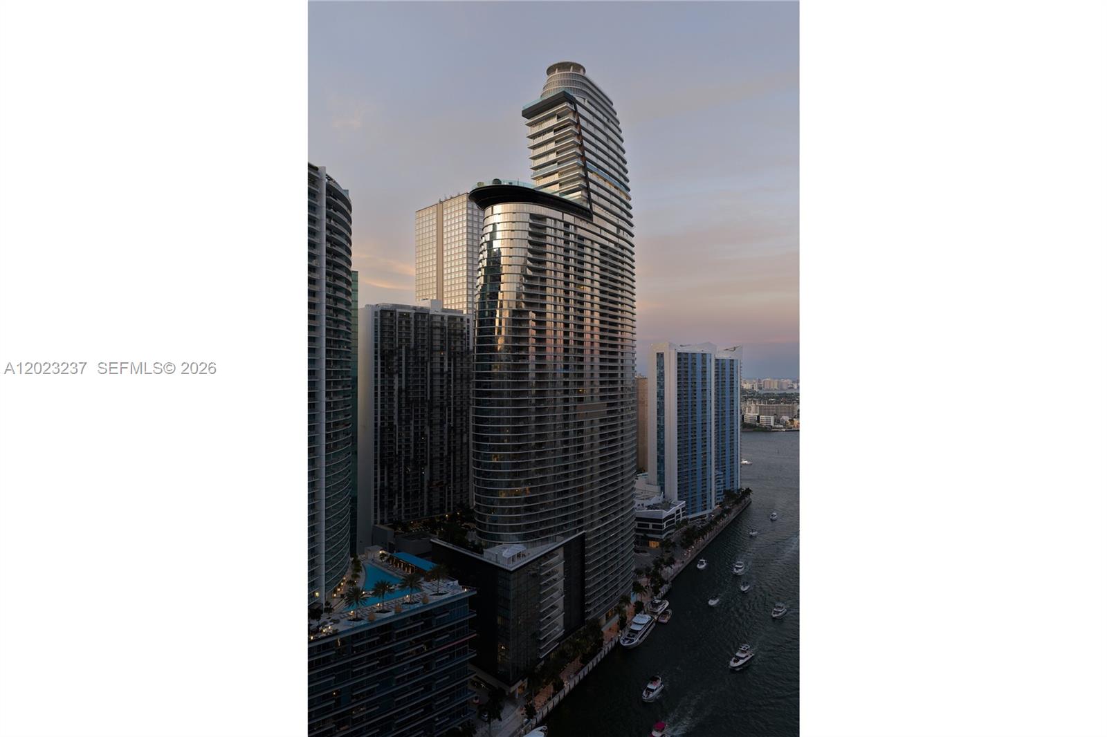 300 S Biscayne Blvd Way #2107, Miami FL 33131