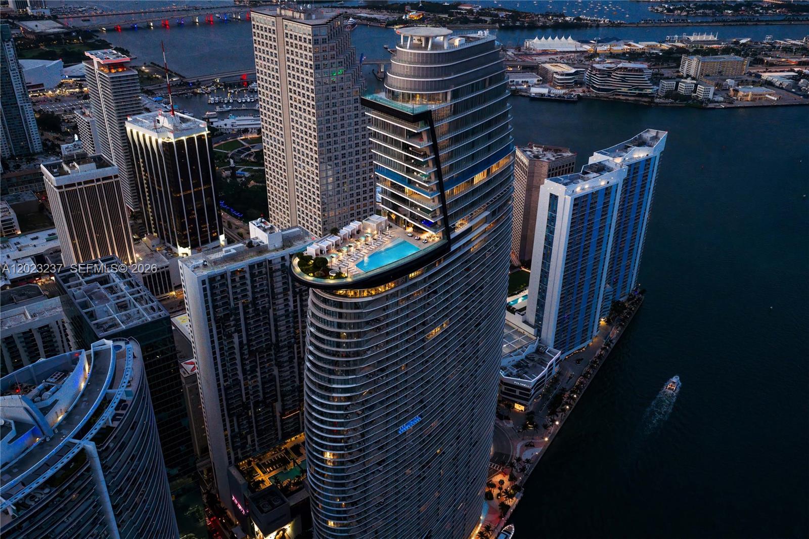 300 S Biscayne Blvd Way #2107, Miami FL 33131