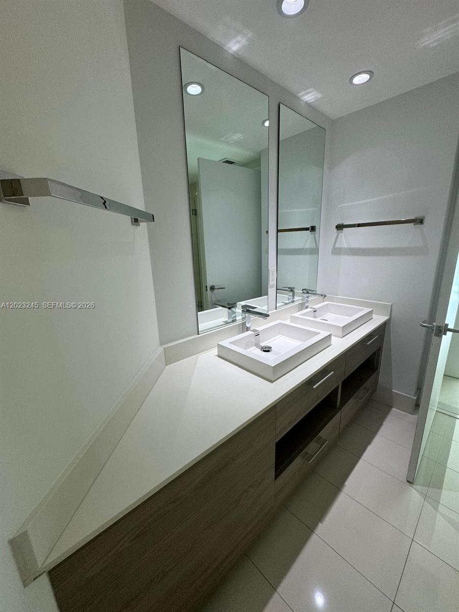 1300 S Miami Ave #4001, Miami FL 33130