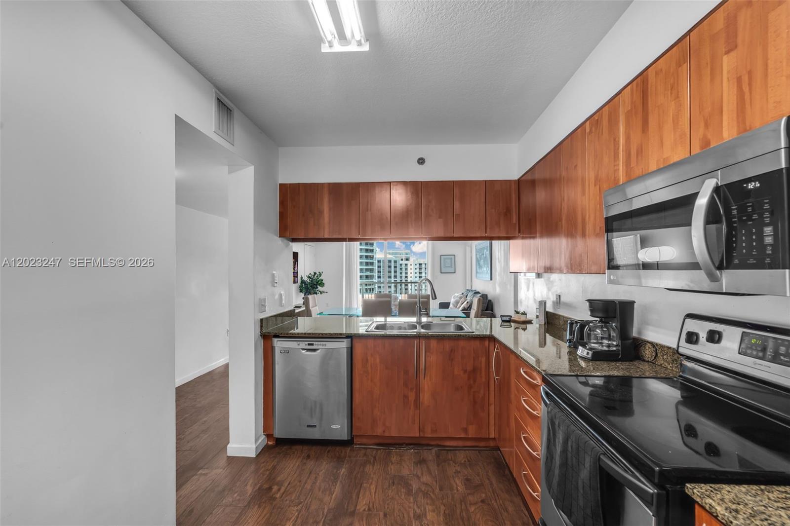 1200 Brickell Bay Dr #2915, Miami FL 33131