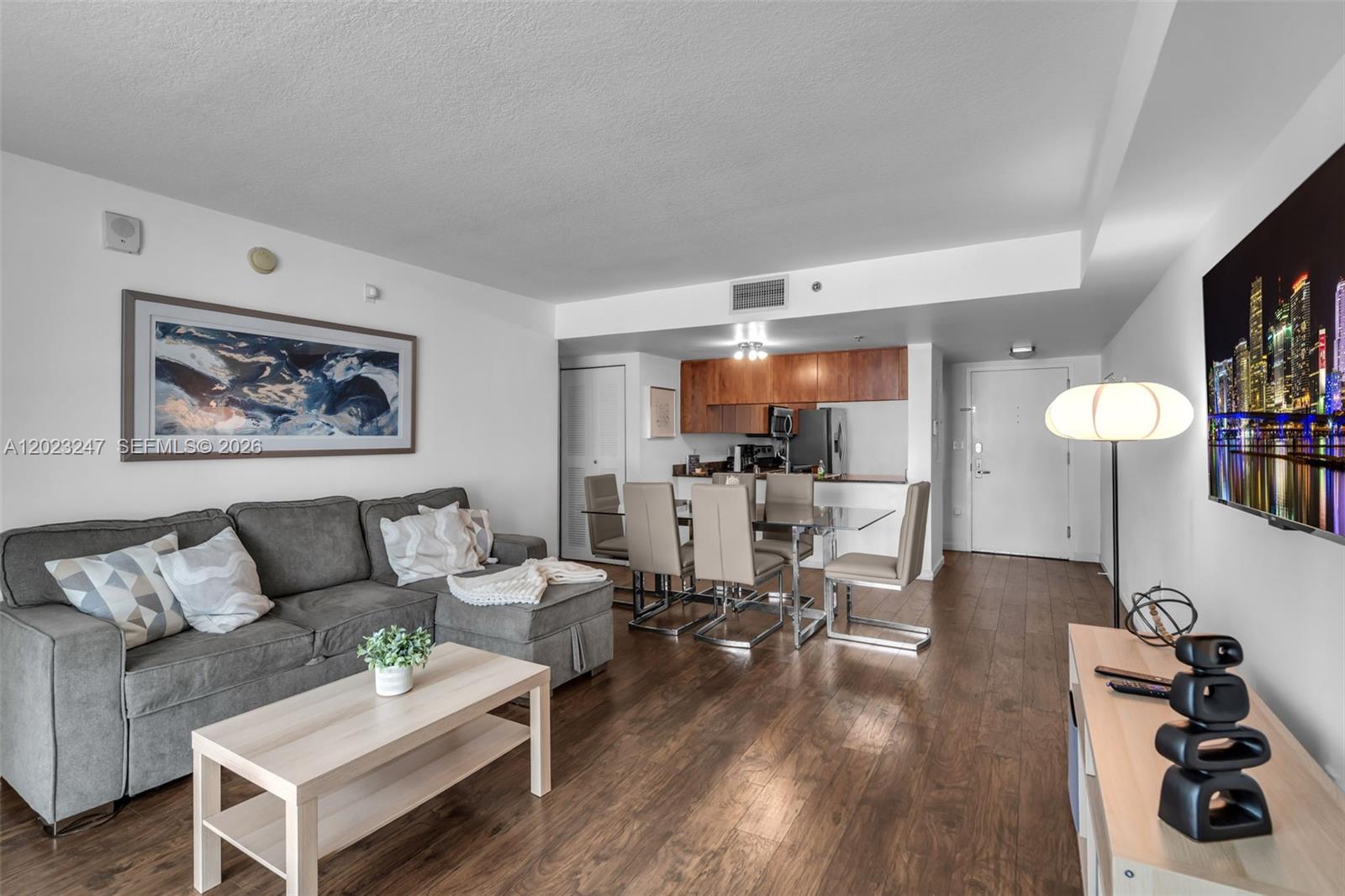1200 Brickell Bay Dr #2915, Miami FL 33131