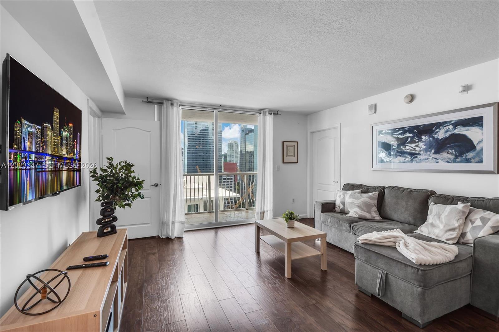 1200 Brickell Bay Dr #2915, Miami FL 33131