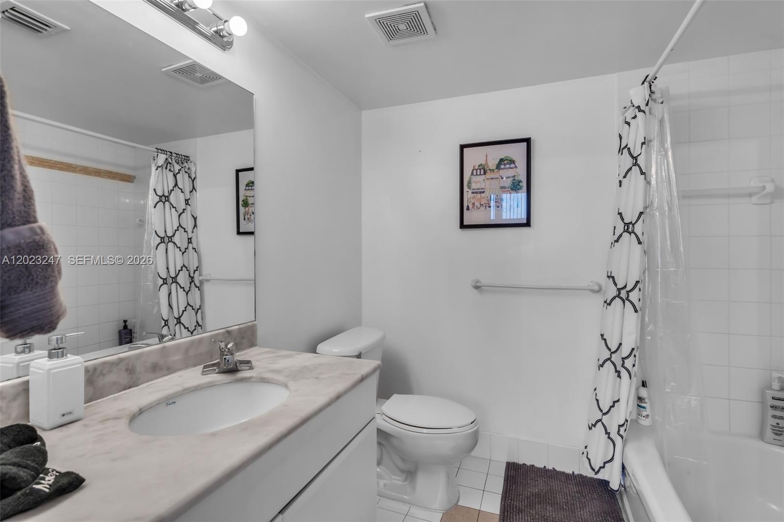 1200 Brickell Bay Dr #2915, Miami FL 33131