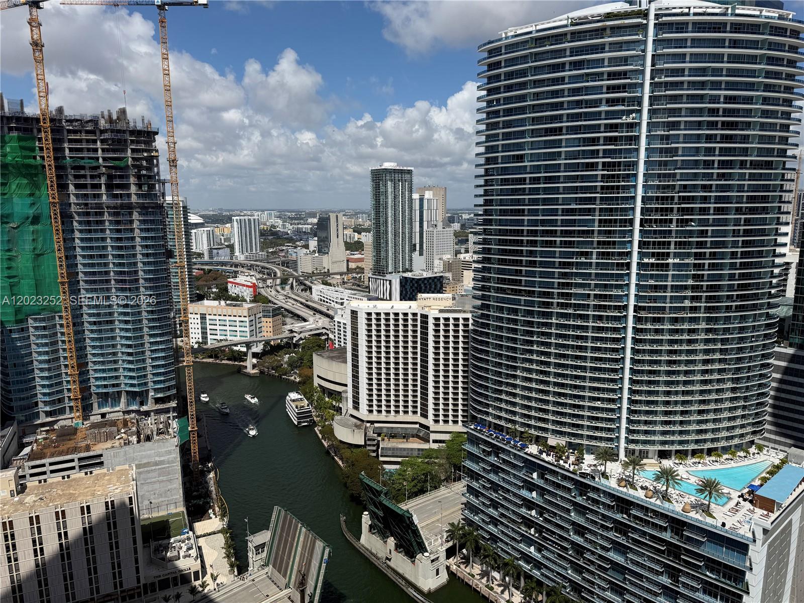 465 Brickell Ave #3906, Miami FL 33131