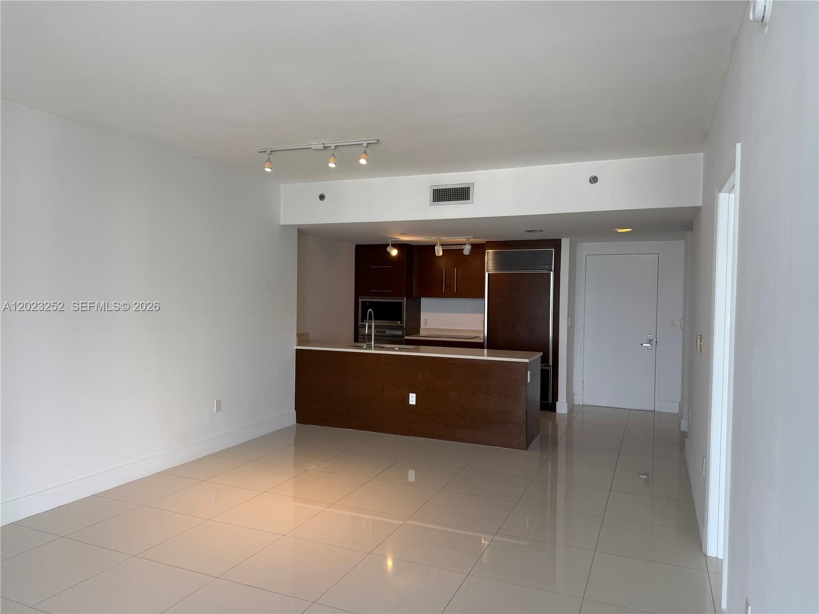 465 Brickell Ave #3906, Miami FL 33131
