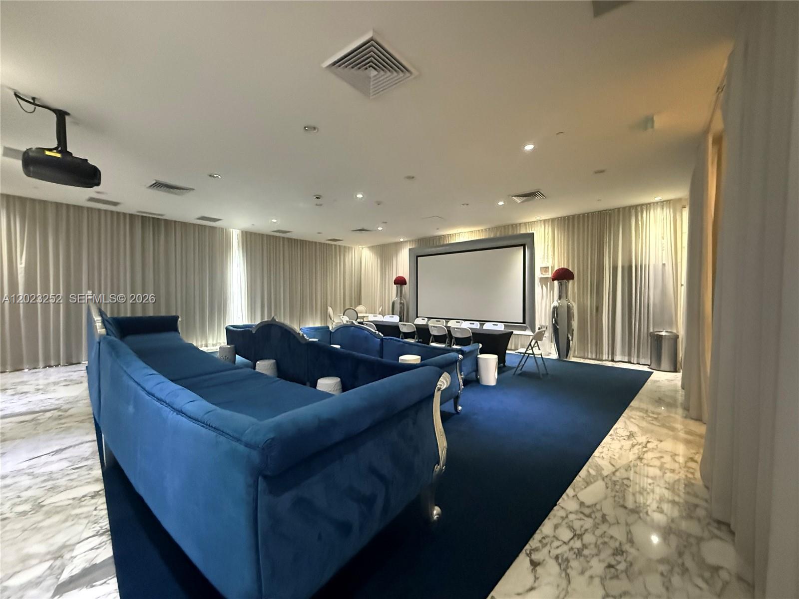 465 Brickell Ave #3906, Miami FL 33131