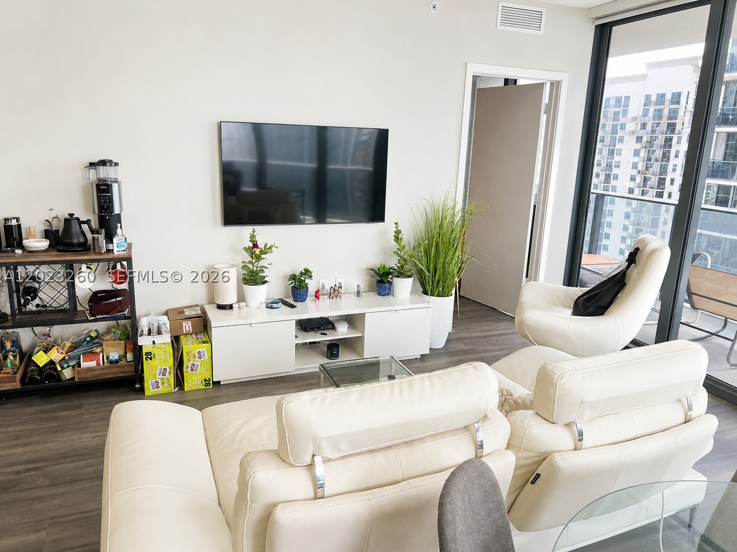 45 SW 9th St #2908, Miami FL 33130