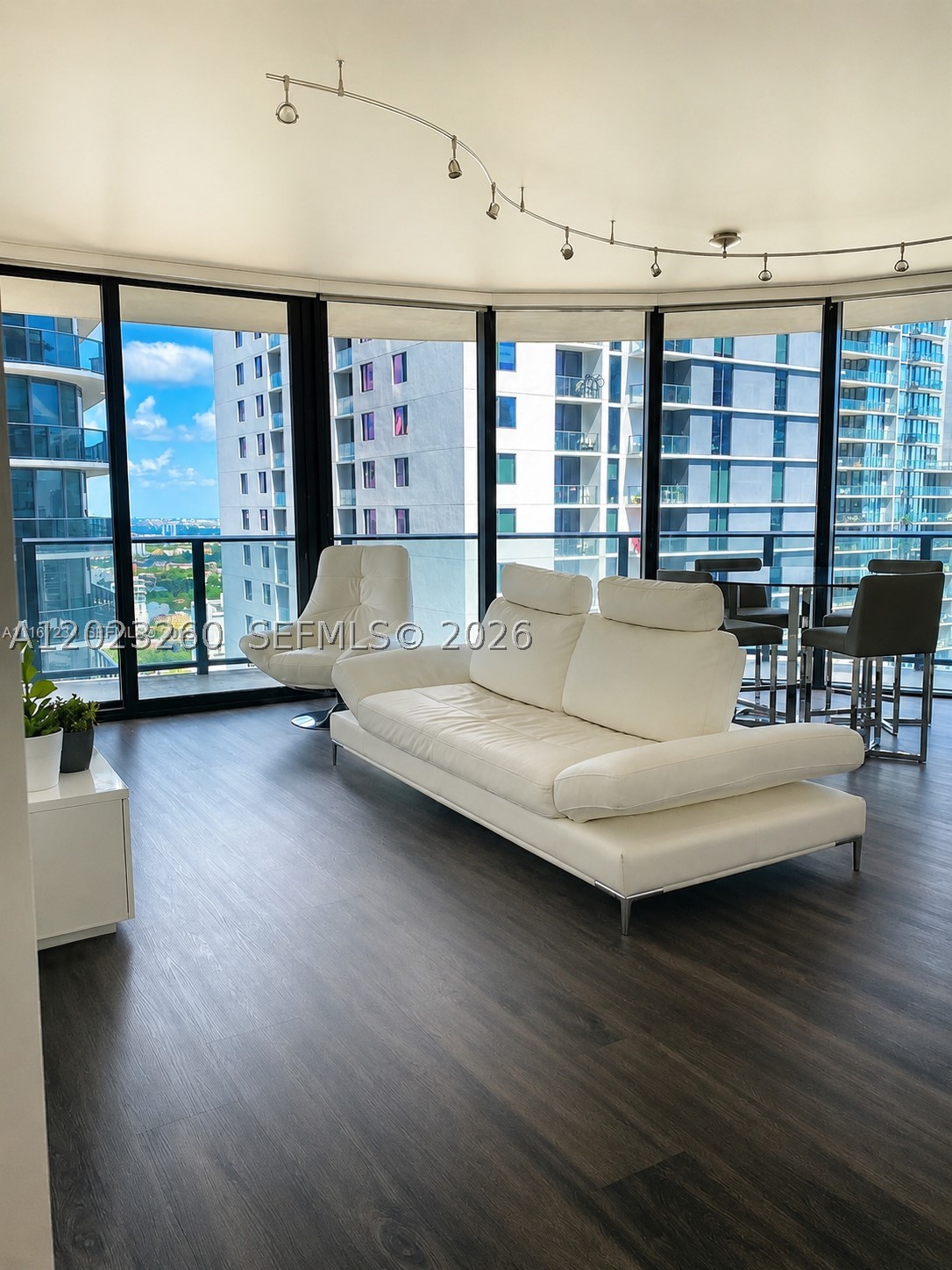 45 SW 9th St #2908, Miami FL 33130