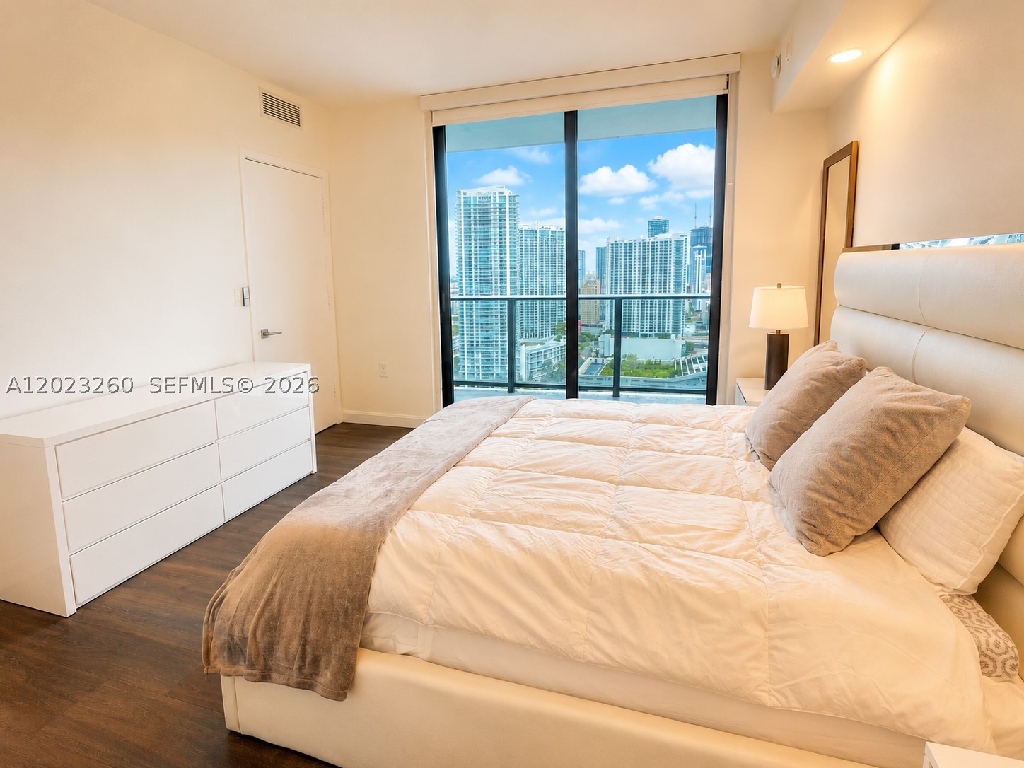 45 SW 9th St #2908, Miami FL 33130