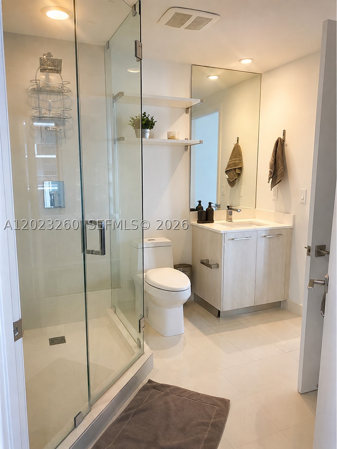 45 SW 9th St #2908, Miami FL 33130