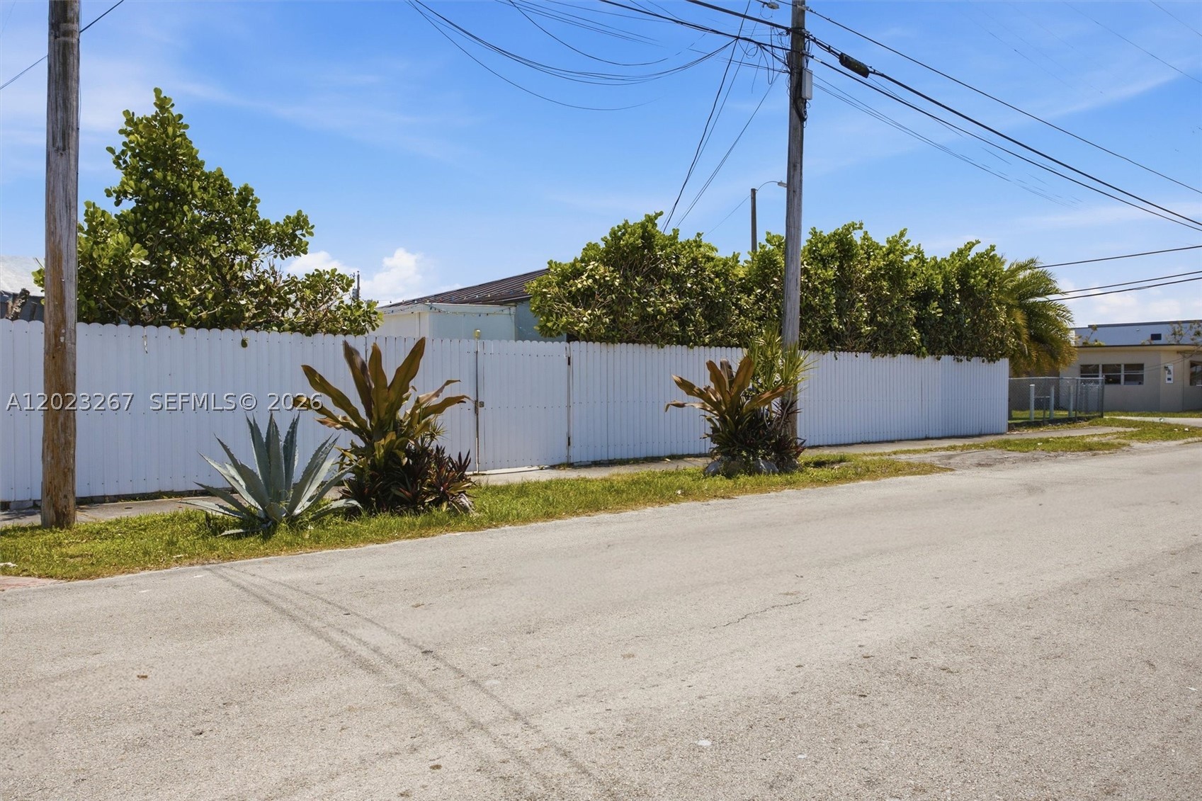 301 SW 36th Ave, Miami FL 33135