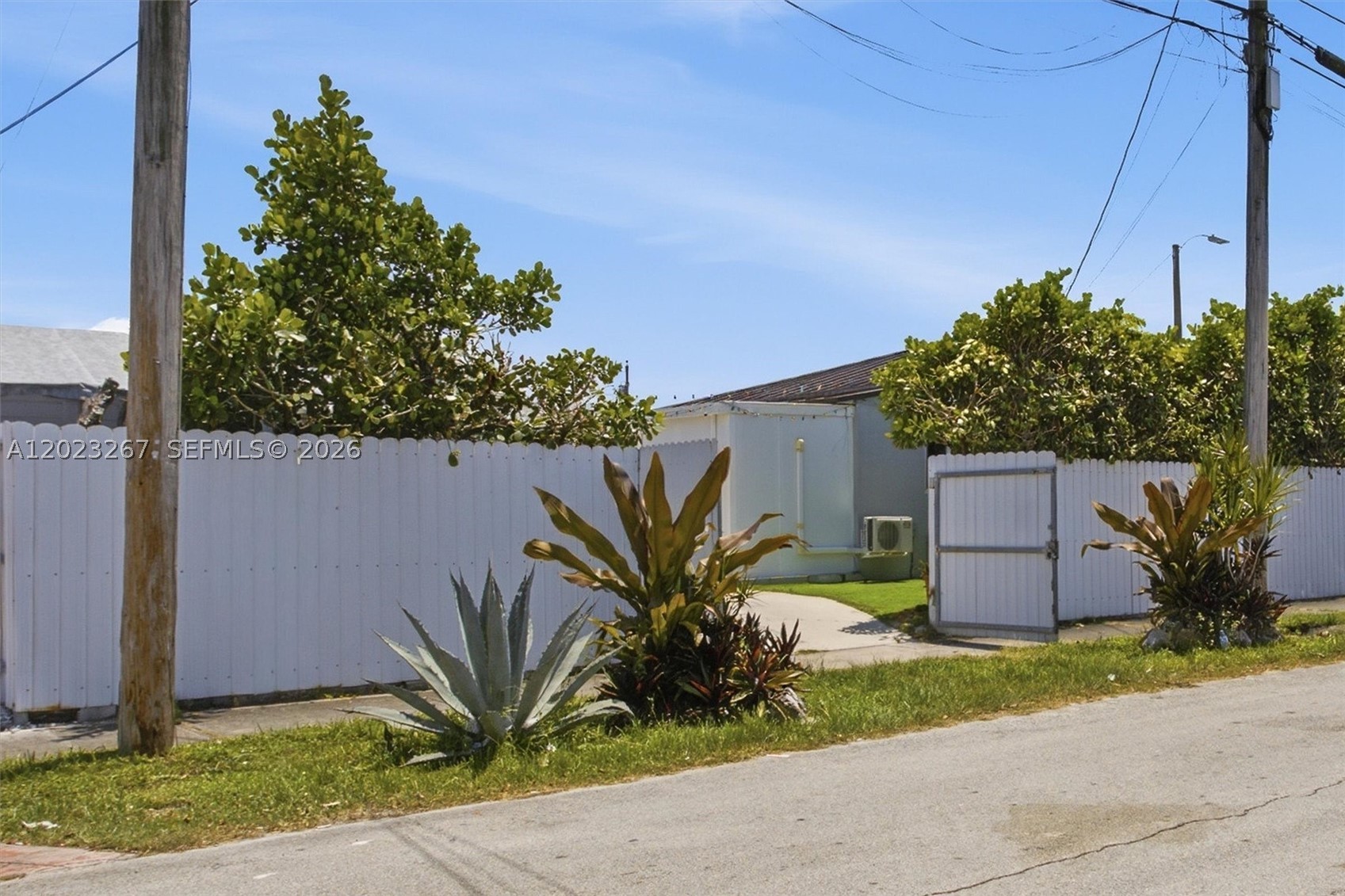301 SW 36th Ave, Miami FL 33135