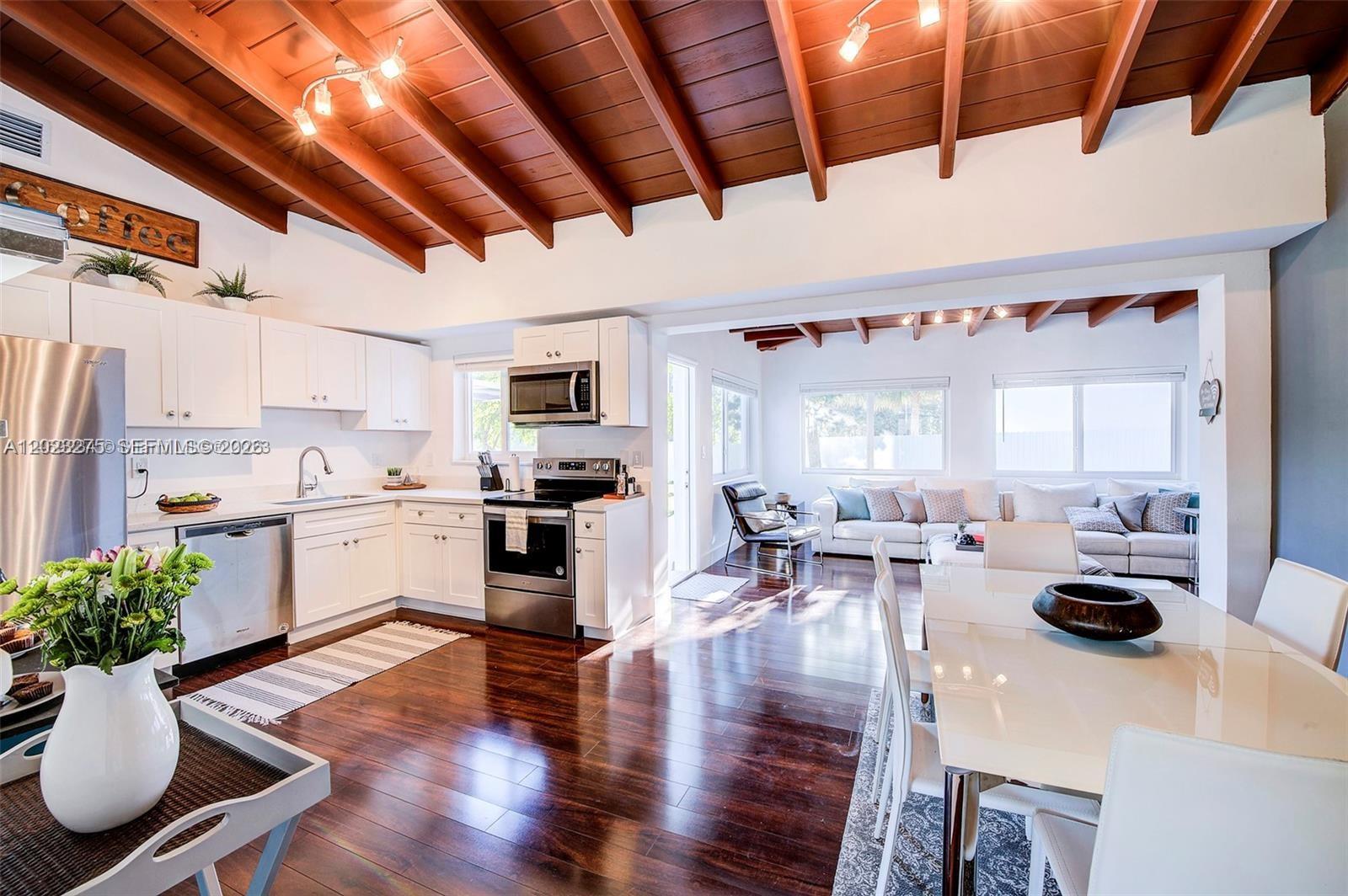 2190 NE 169th St, North Miami Beach FL 33162