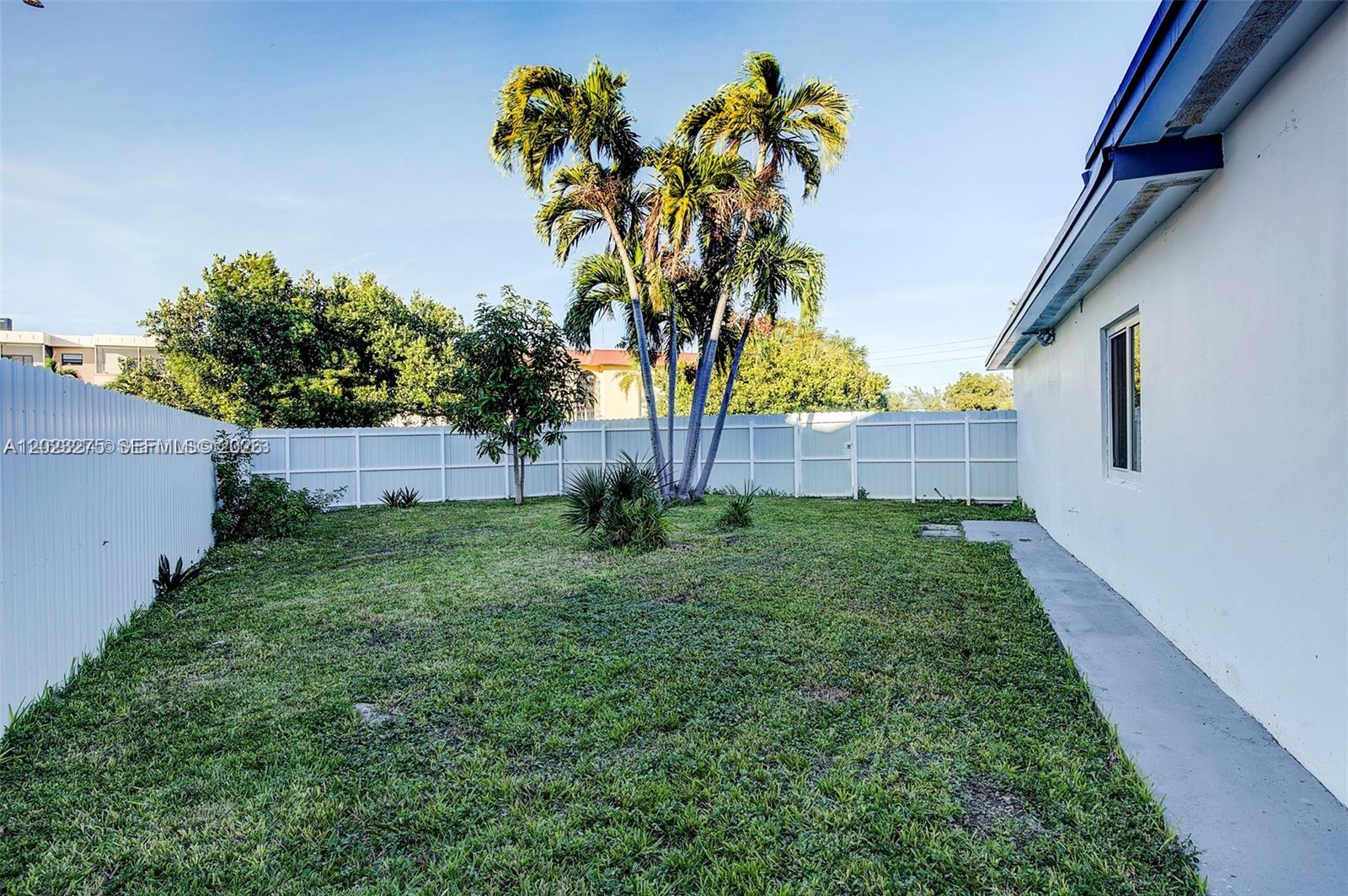 2190 NE 169th St, North Miami Beach FL 33162
