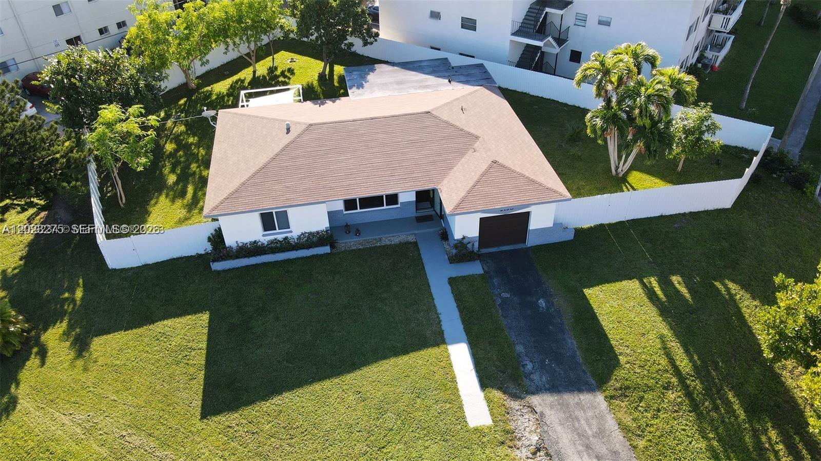 2190 NE 169th St, North Miami Beach FL 33162