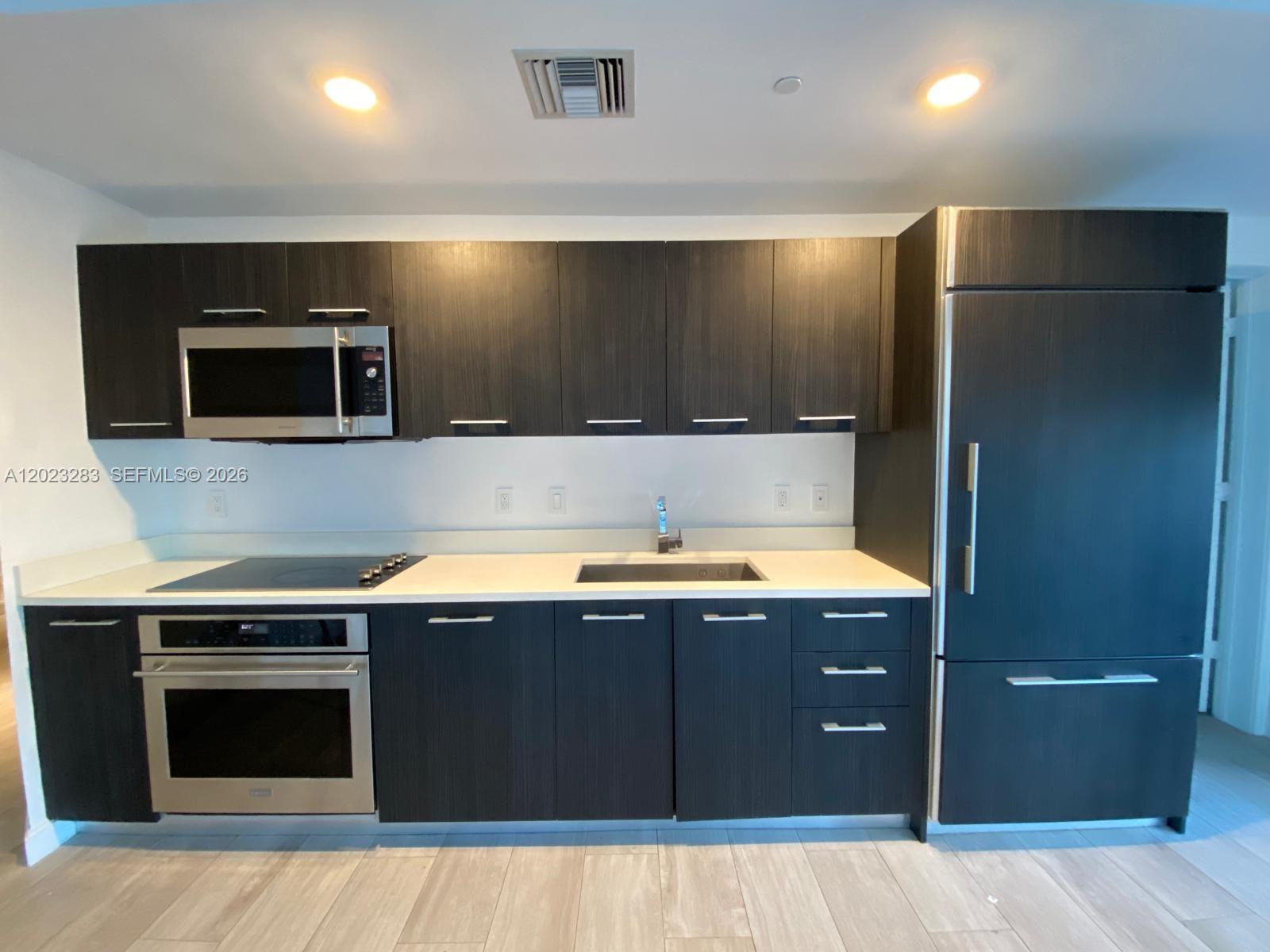 55 SW 9th St #1503, Miami FL 33130